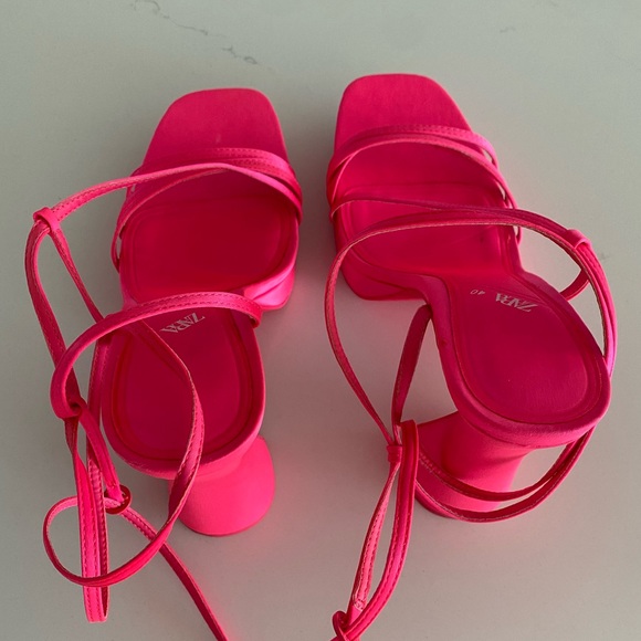 Zara hot pink strappy platform sandals, never worn, Size 40 (US 10) - Picture 3 of 5
